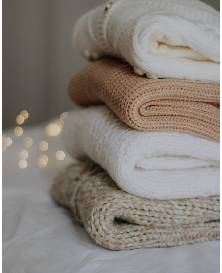 Balsamul de rufe: secretul hainelor moi și parfumate